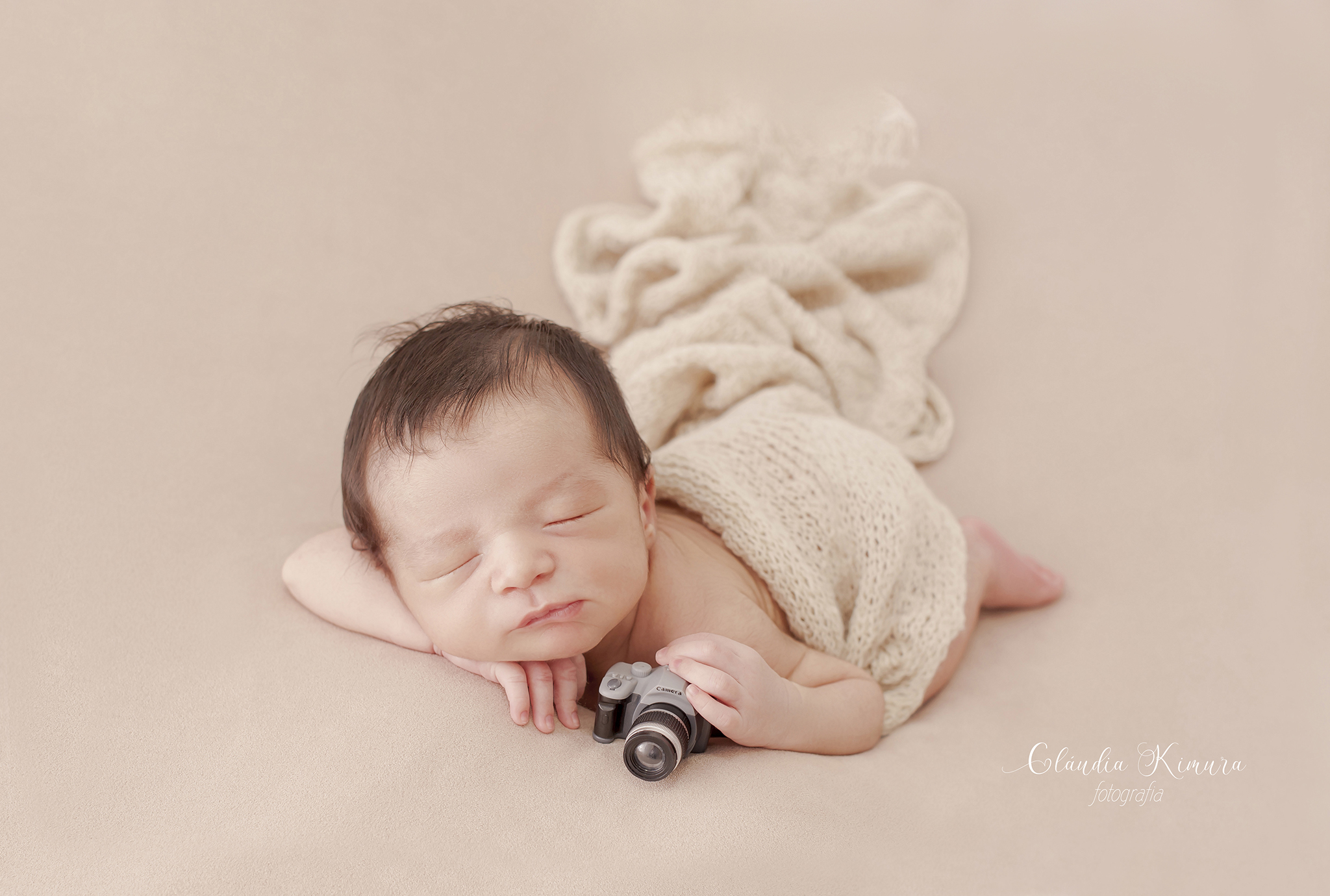 Contate  Fotografa especializada em ensaio de Newborn, acompanhamento de bebê  Sp São josé dos Campos - Estúdio Cláudia Kimura