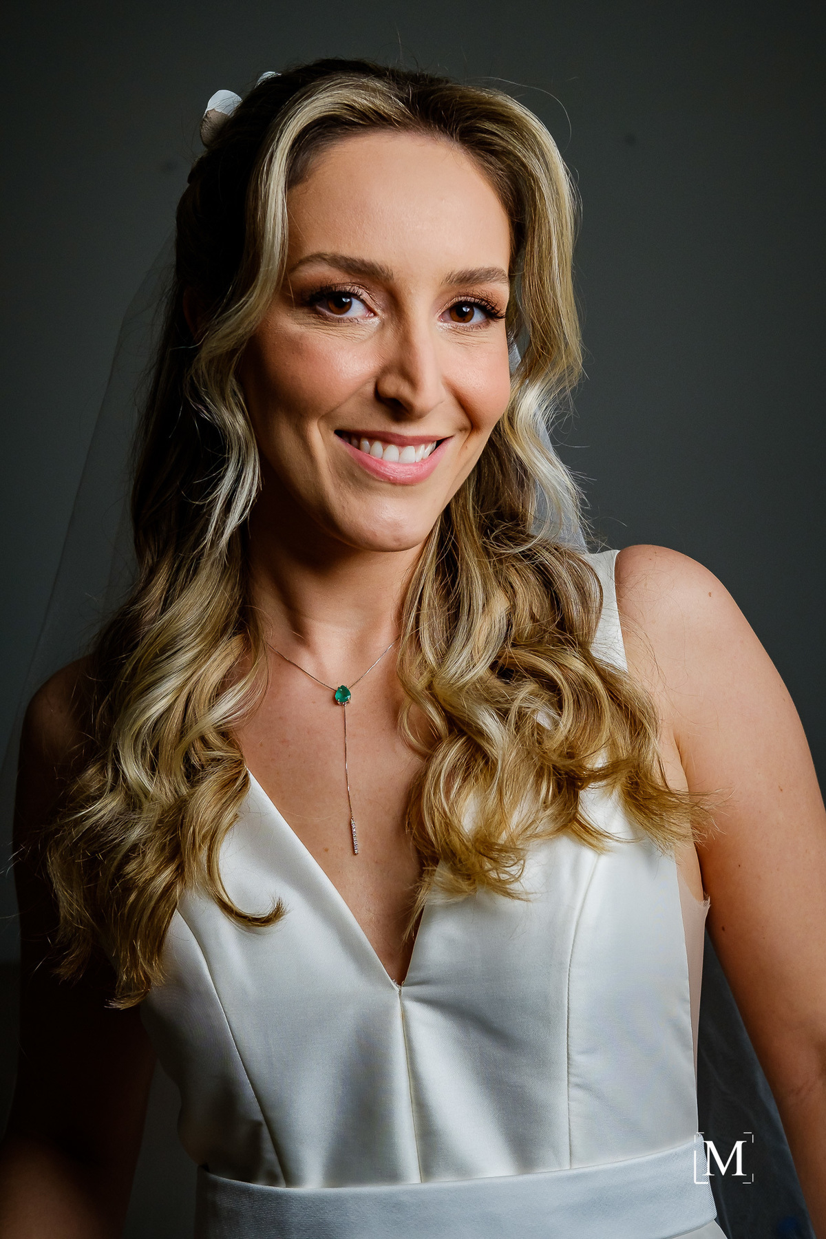 sorriso da noiva em close