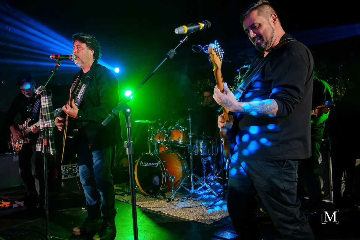 Gazu no palco do casamento da Marina e Felipe 