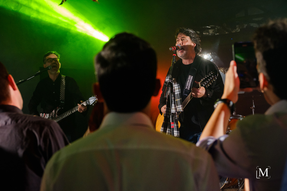 Gazu em pocket show no casamento da Marina e Felipe na Vila dos Araçás