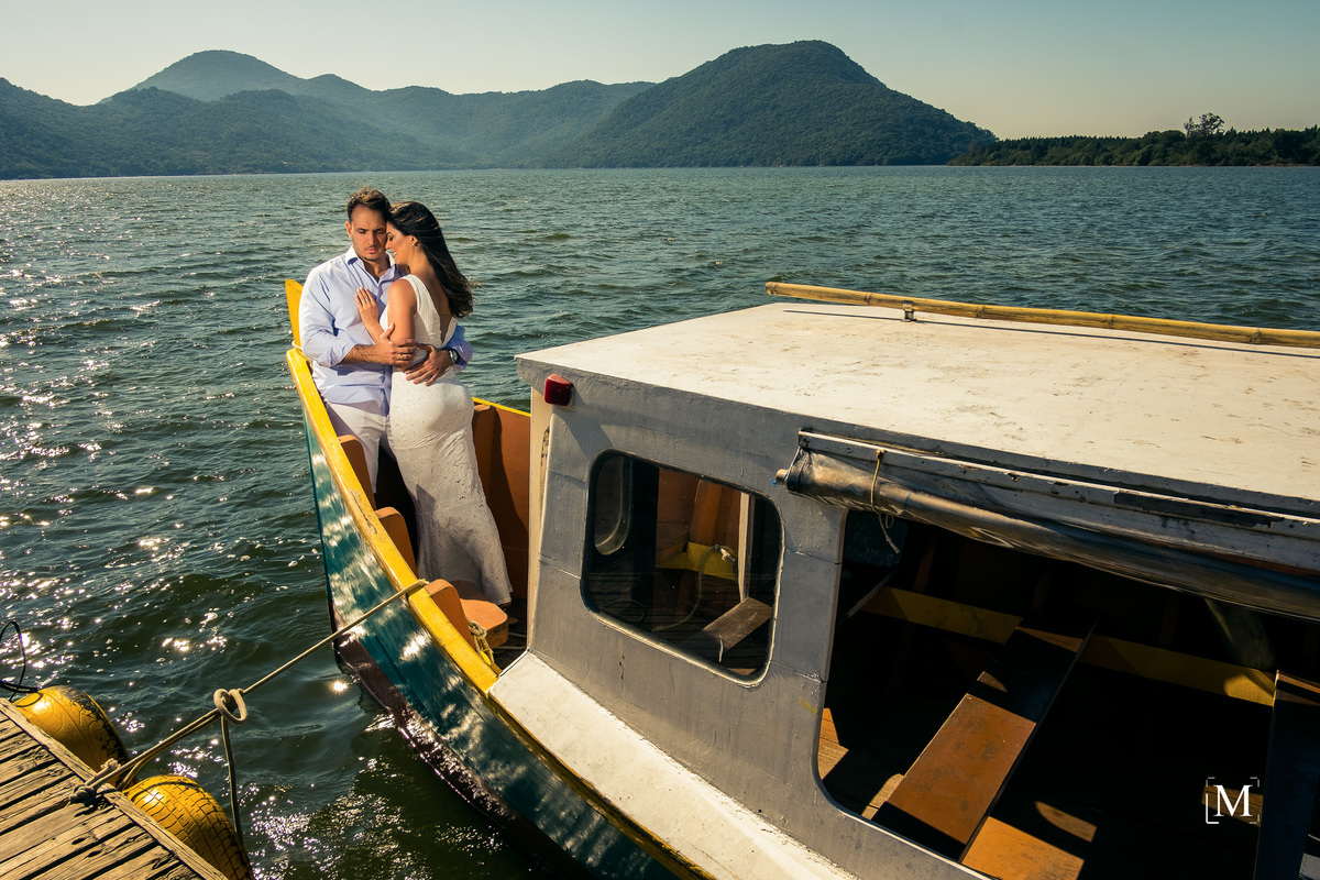 noivos no barco