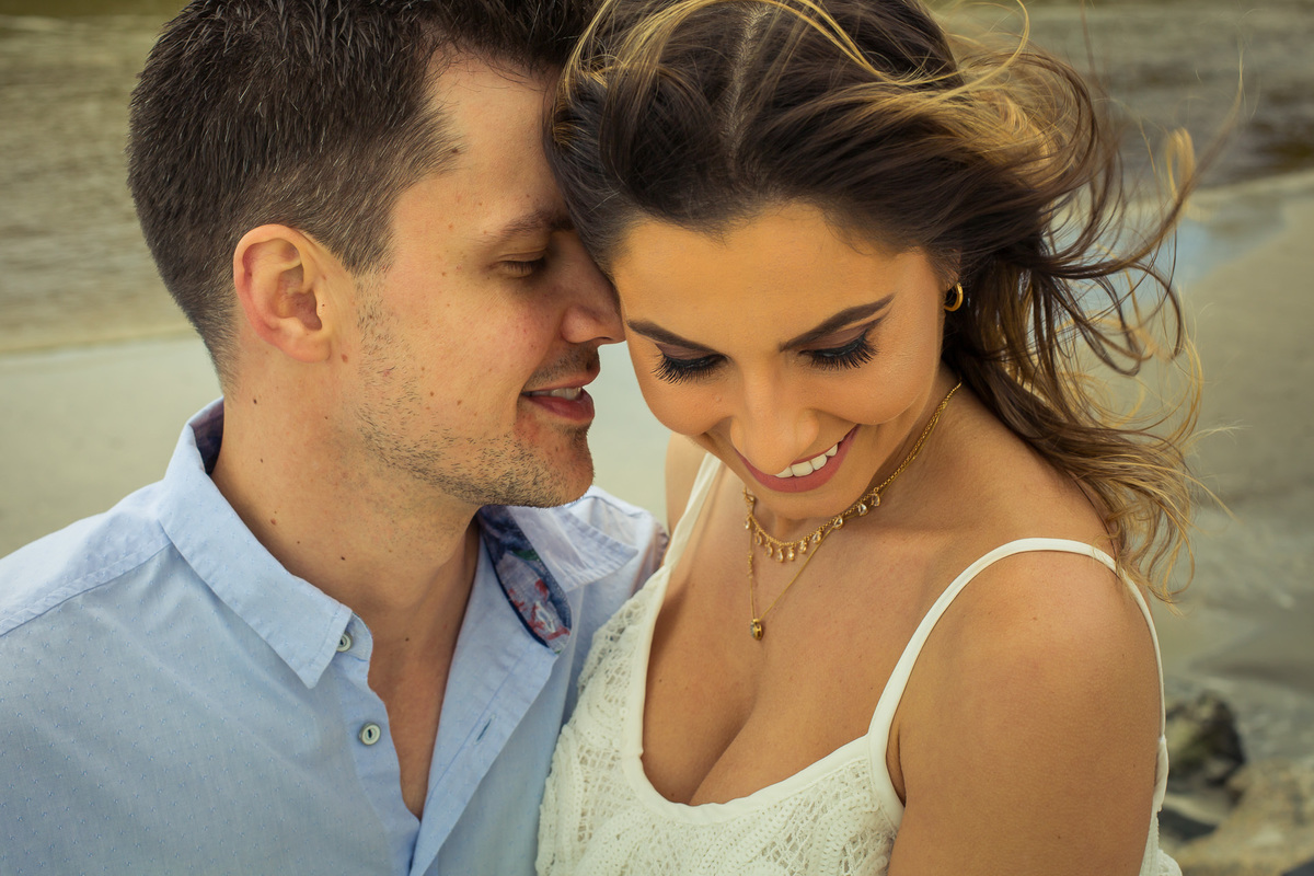 casal durante ensaio pre wedding