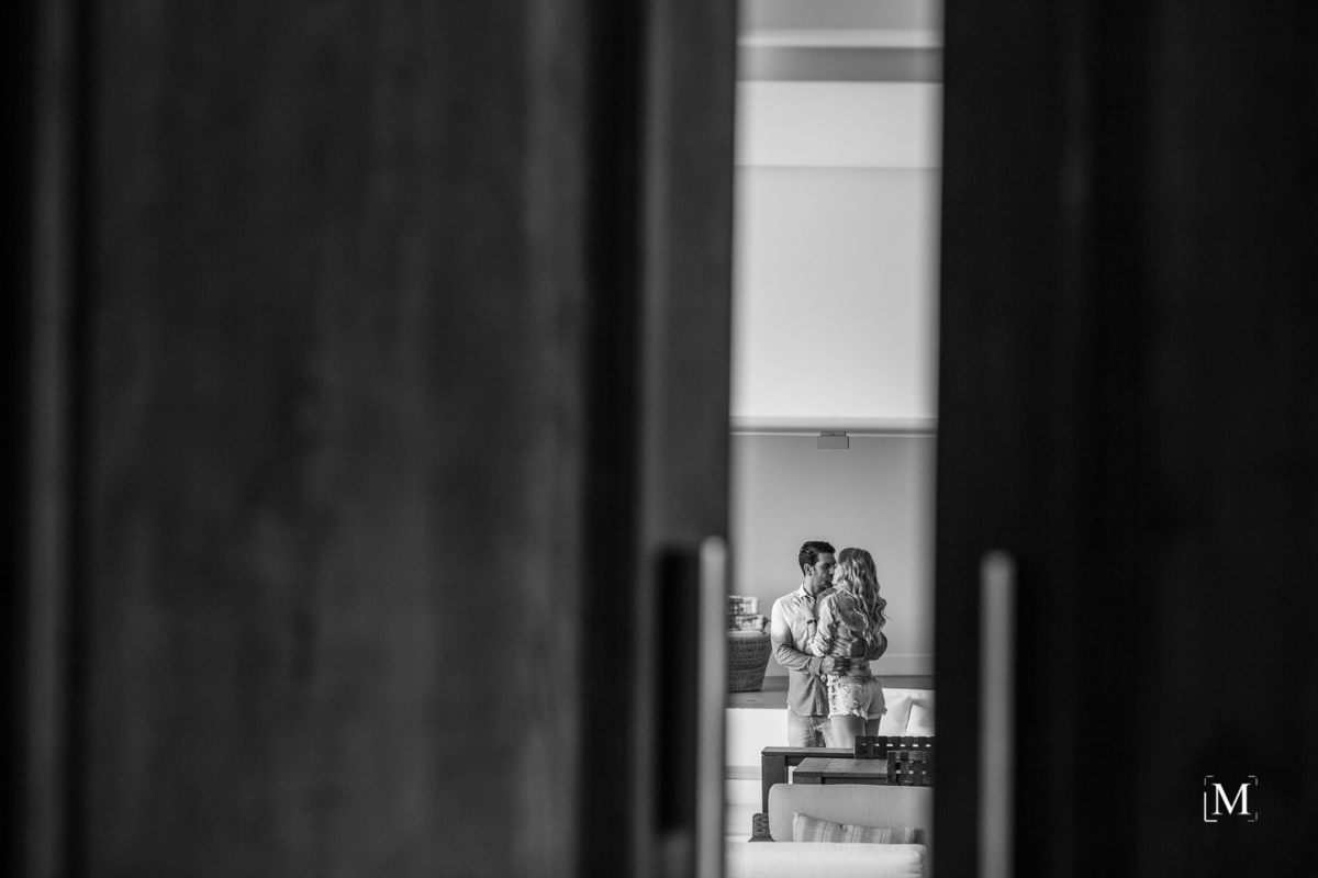 Camila e Fabio abraçados