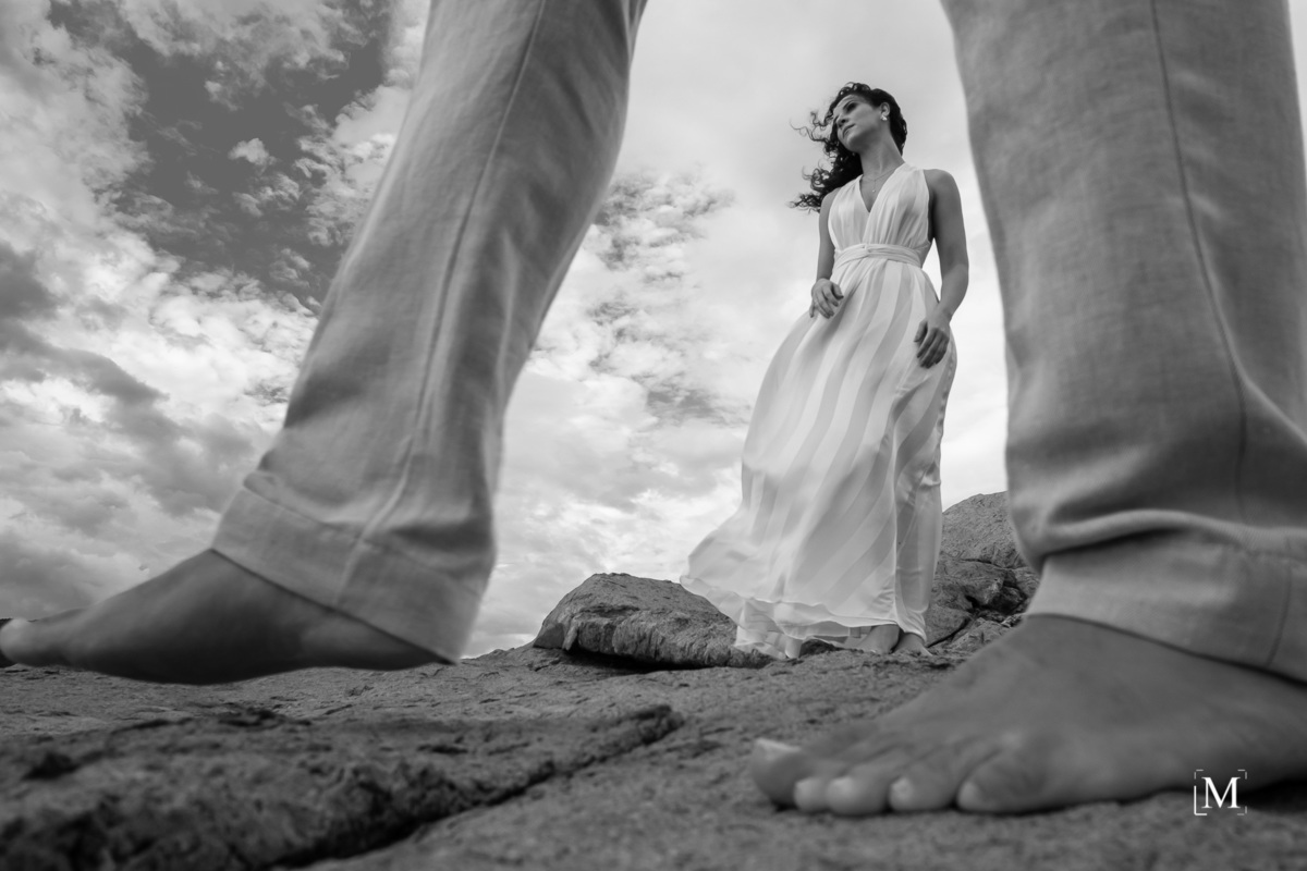 Rafaella vendo o visual da praia da armação em floripa