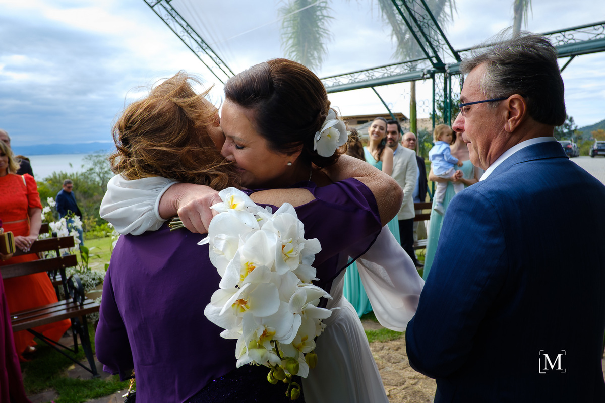 abraço da noiva na sogra