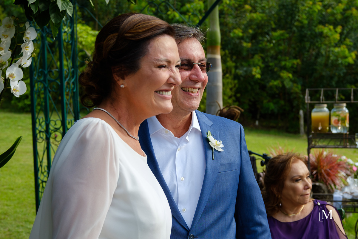 noivos esperando as alianças