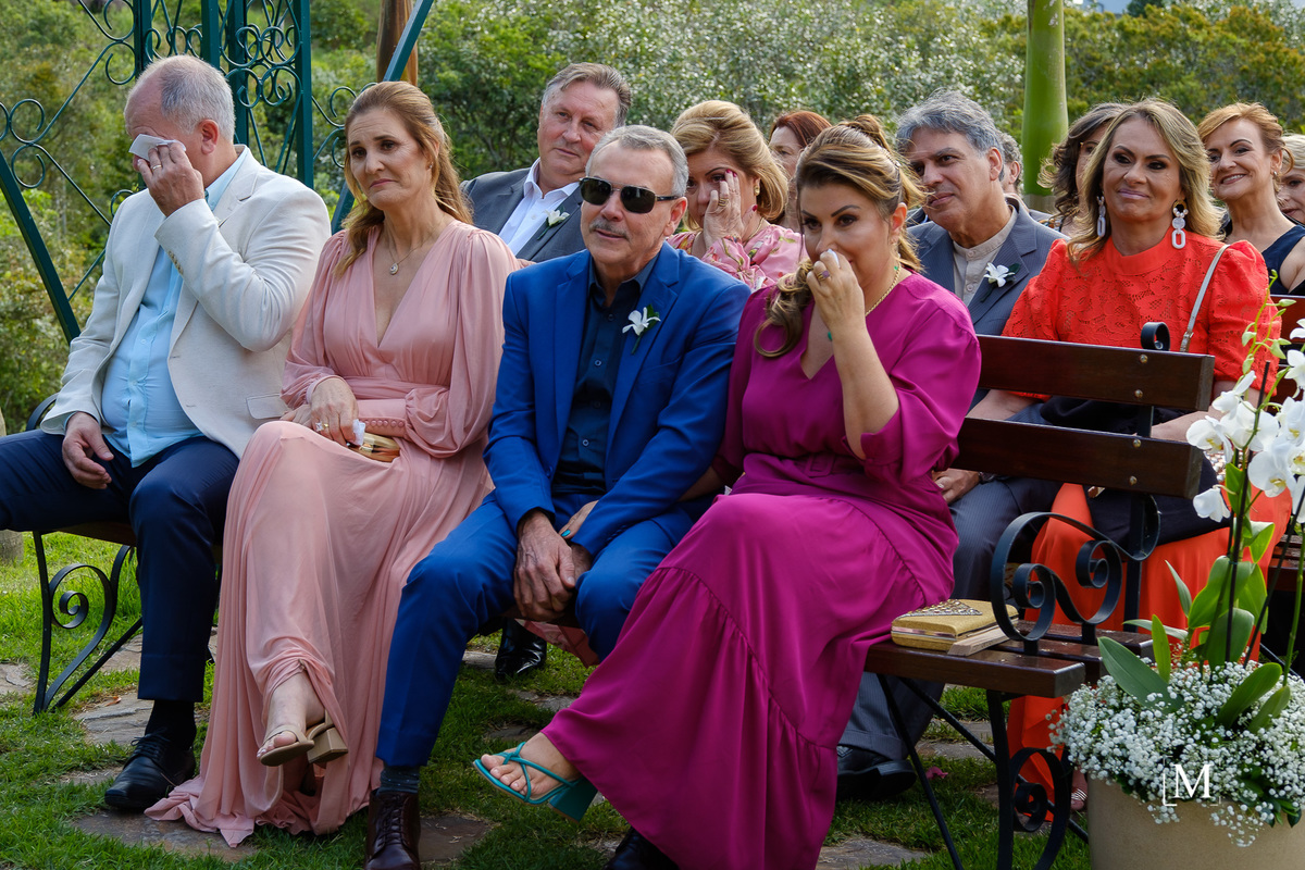 convidados emocionados