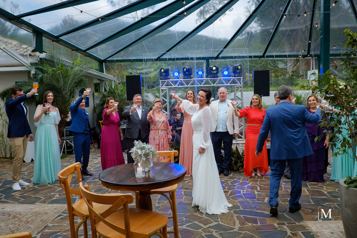 um brinde aos noivos