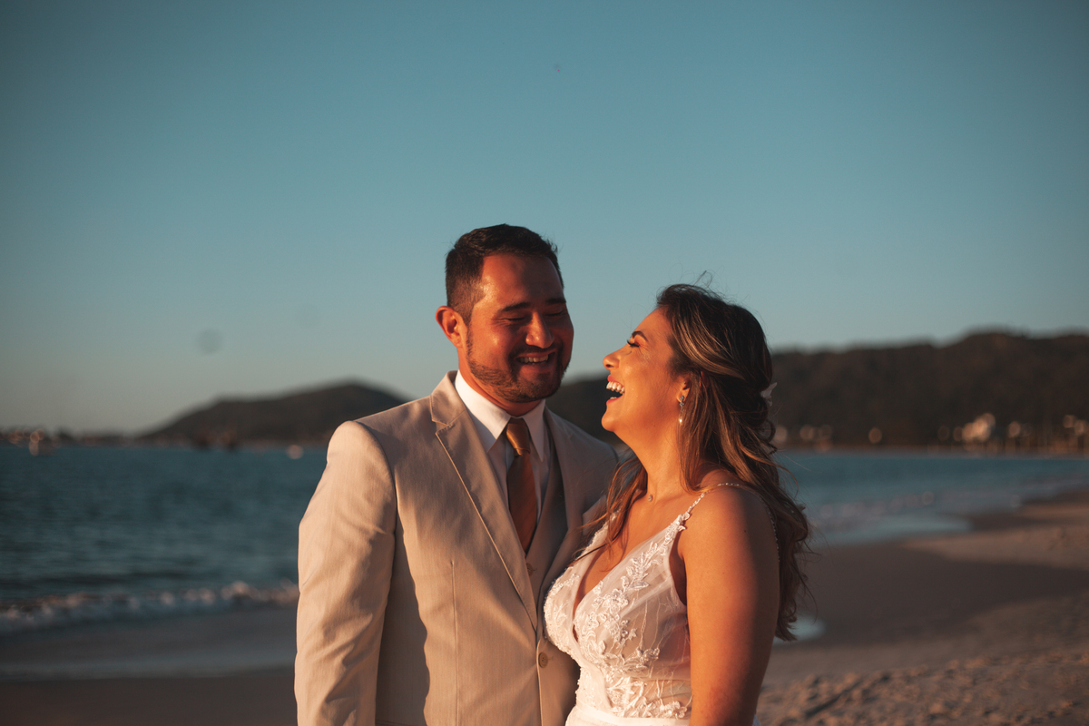fotografia de casamento, foto de casamento, casamento na praia, casamento em Florianópolis, casamento 2020, vestido de noiva, dia da noiva, penteado da noiva, casamento do ano