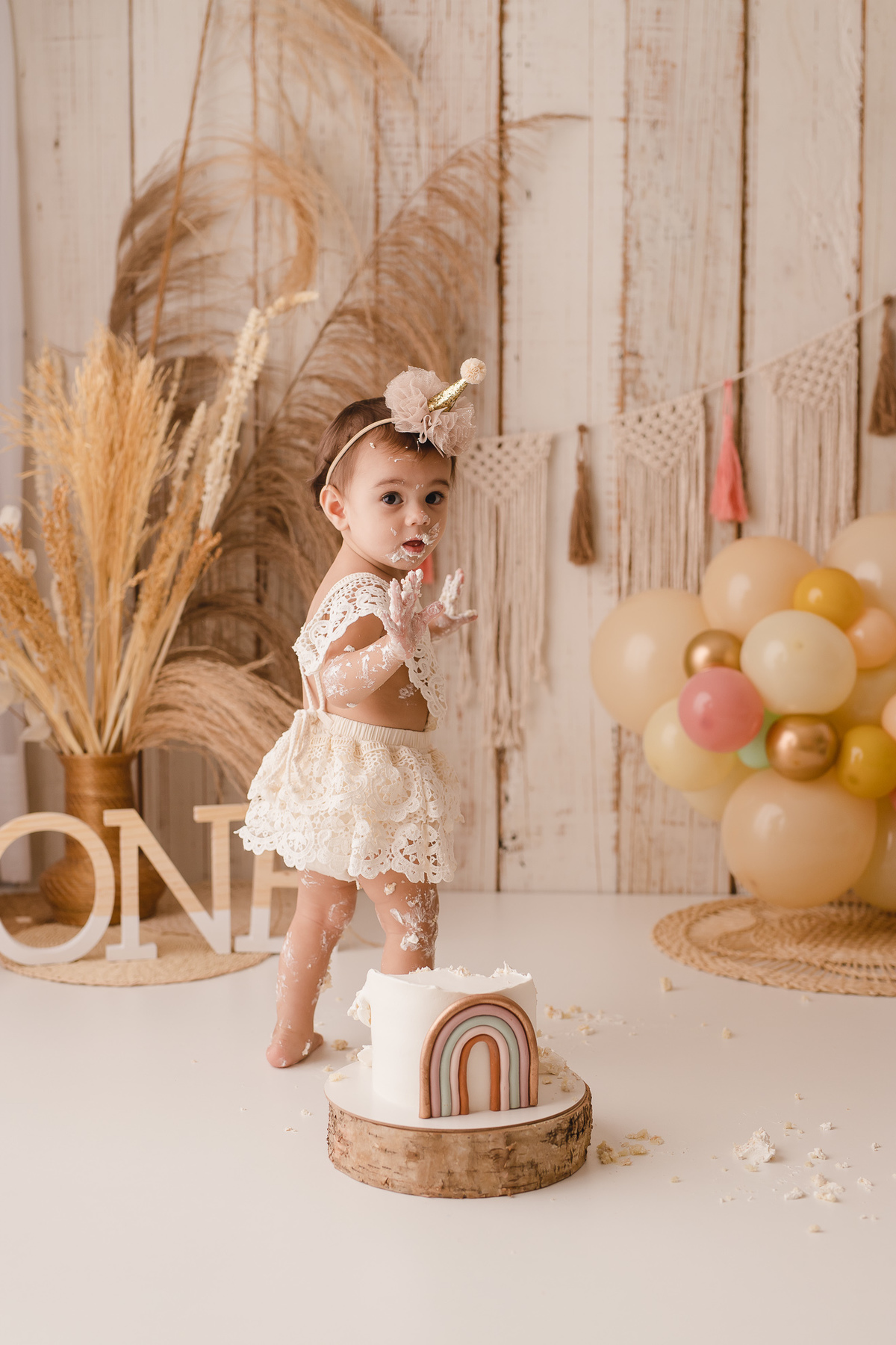 deborah-demetrio-niteroi-smash-the-cake-arco-iris-boho-nina-ensaio-infantil-14