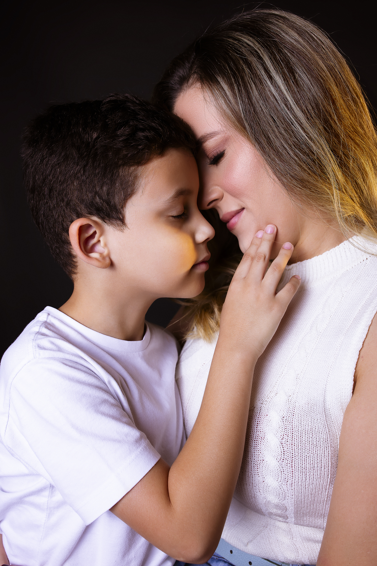 Ensaio Dia das Mães. Fotos de Estúdio. Ensaio Feminino. Fotos femininas. Bom Despacho