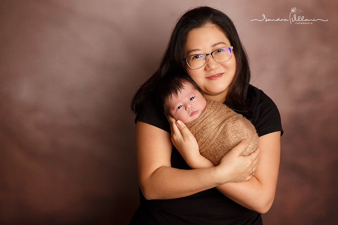 Ensaio newborn realizado em São Caetano do Sul - ABC - SP com a mamãe