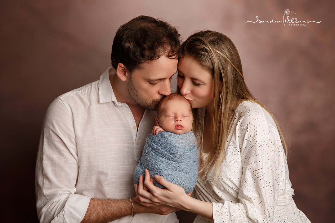 Ensaio newborn realizado em São Caetano do Sul - ABC - SP com os pais