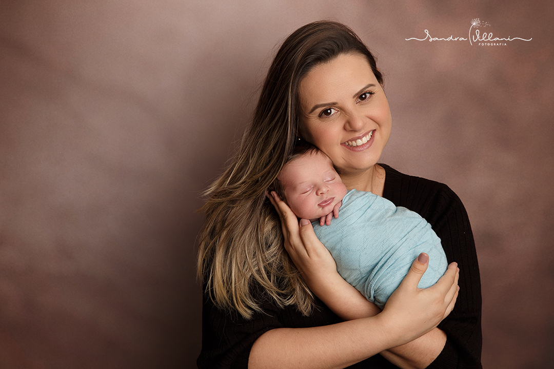 ensaio recém nascido ou newborn realizado em São Caetano do Sul - ABC - SP com a mãe