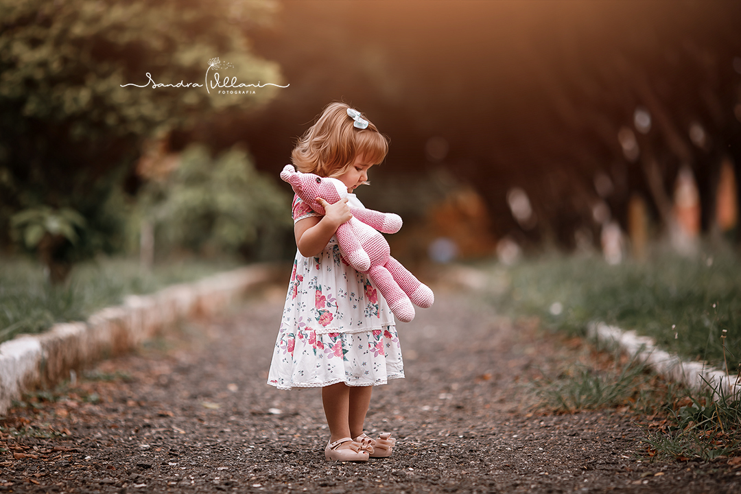 fotografia de menina em parque
