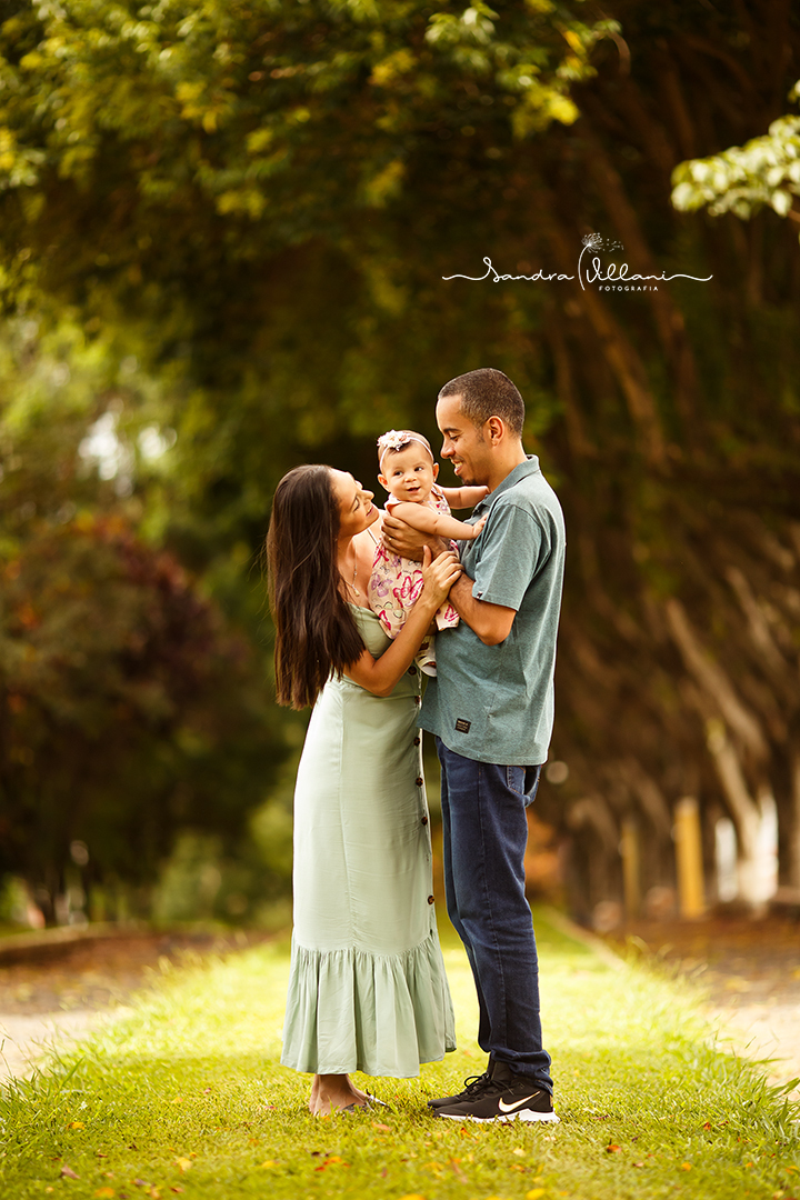 Ensaio Infantil externo da Mariana realizado em São Caetano do Sul com os pais