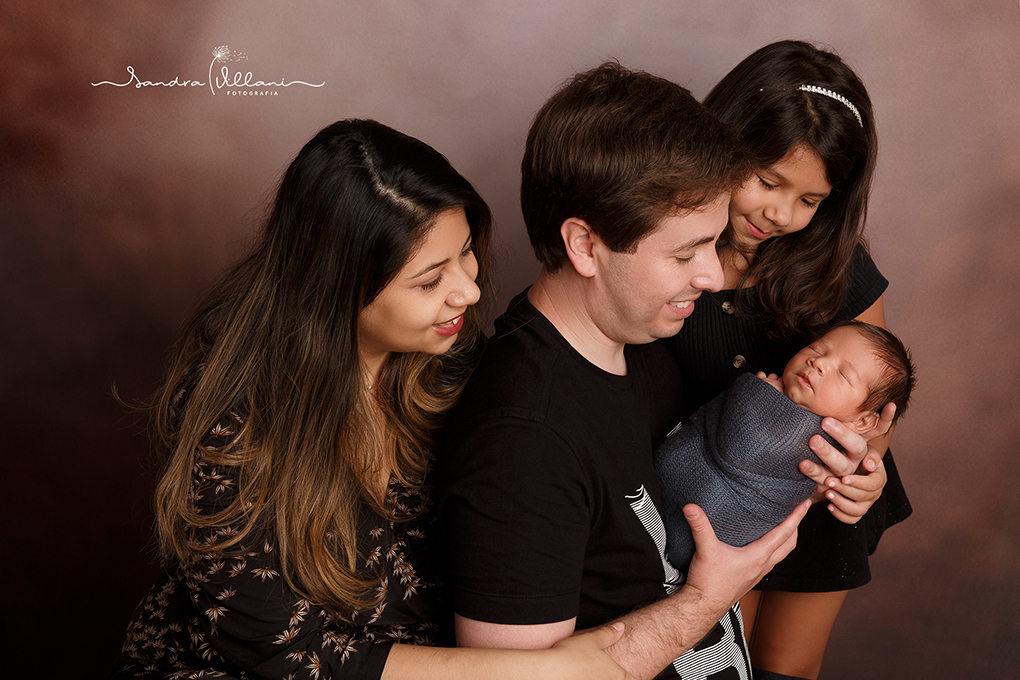 ensaio newborn ou recém nascido realizado em São Caetano do Sul - SP com a familia