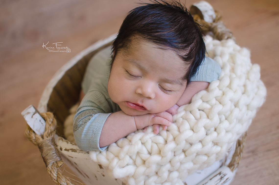 Ensaio_newborn_em_Campinas_por_Karina_Figueredo