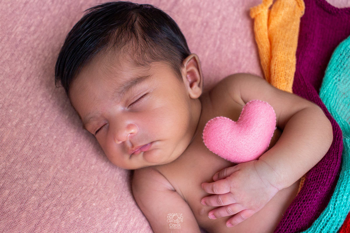 Eloá, você é uma maravilhosa!
Fotografia da bebê Eloá, durante o ensaio newborn, feito na casa da família em Biguaçu - SC. Foto pela fotógrafa Carol Zimmermann