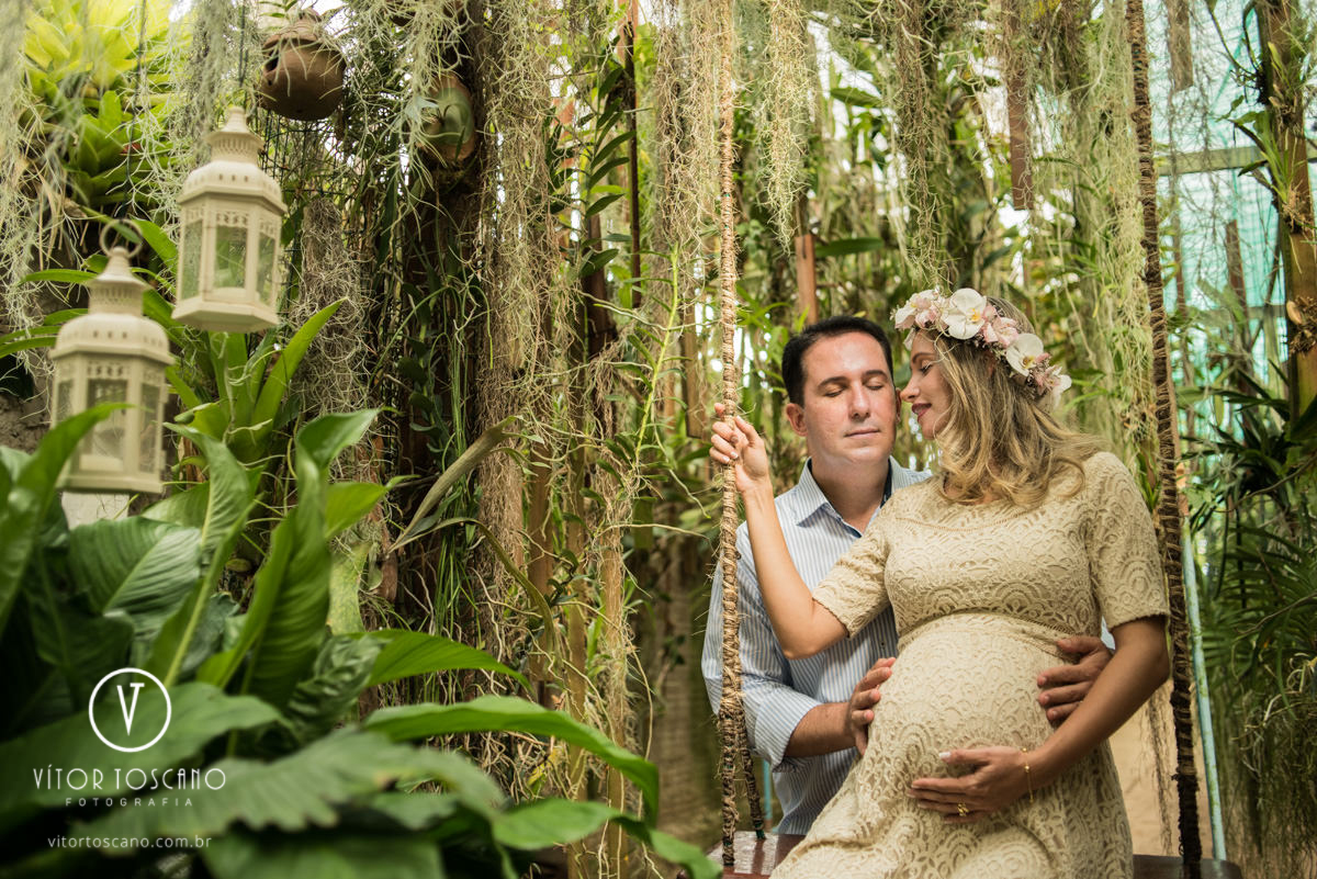 Gestante raissa no ensaio fotográfico de gestante no orquidário ed mattos em natal rn, por vitor toscano.