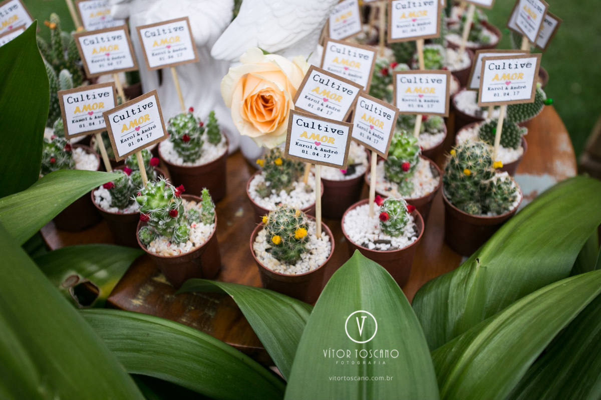 Decoração no casamento de Karol e Andre, na pousada Macamirim em Natal RN.