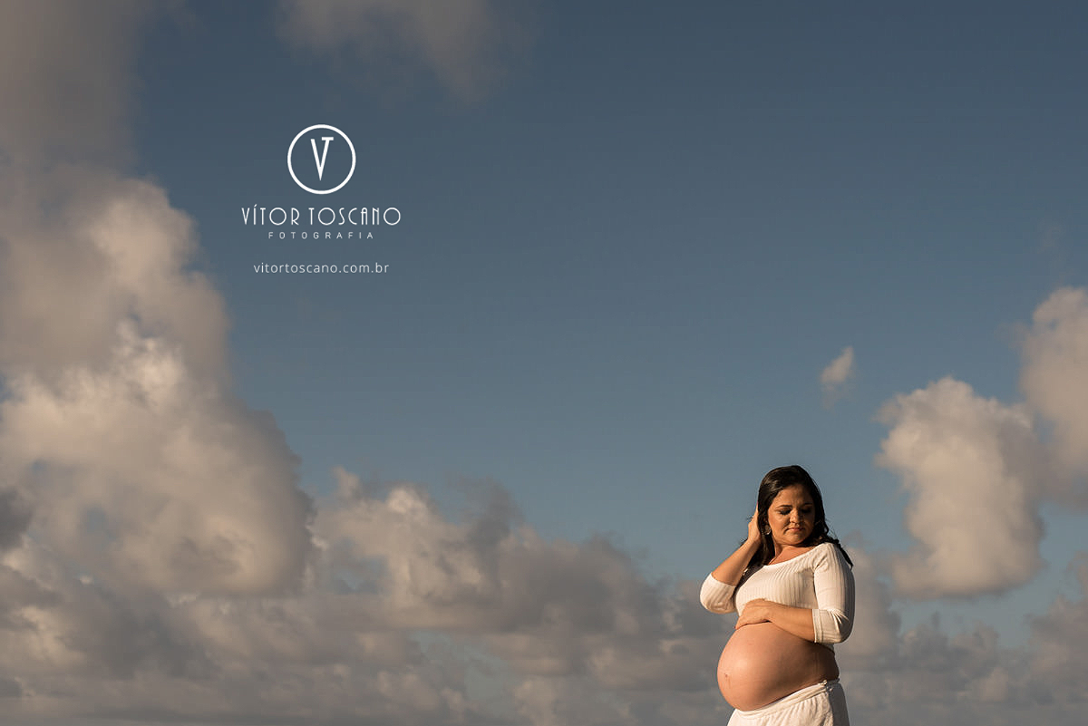 Gestante Flaviane durante o ensaio de gestante em Natal RN com vitor toscano