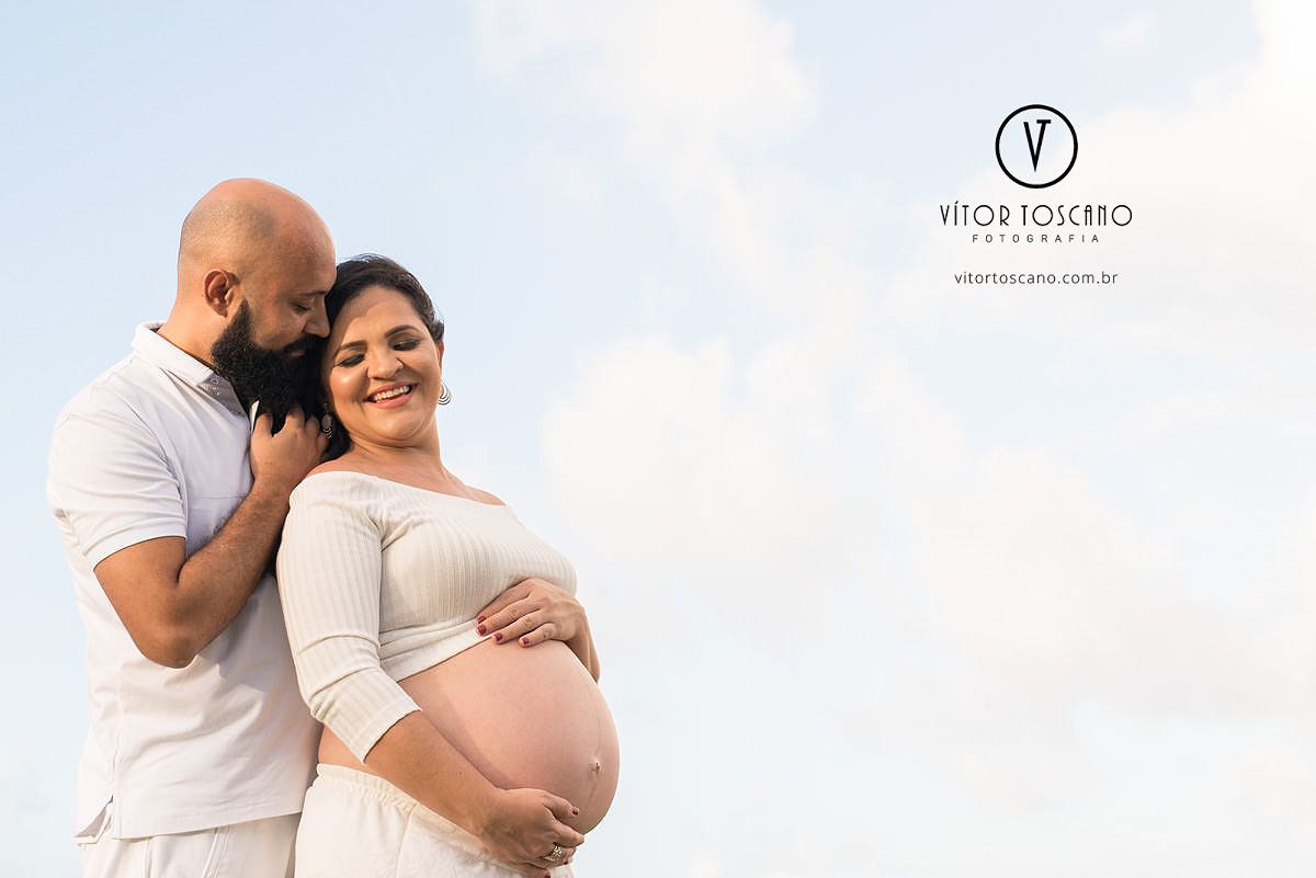 Gestante Flaviane durante o ensaio de gestante em Natal RN com vitor toscano