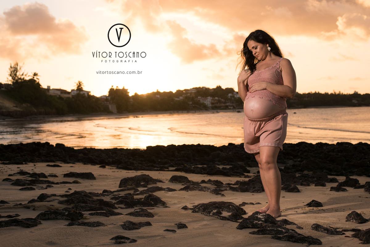 Gestante Flaviane durante o ensaio de gestante em Natal RN com vitor toscano