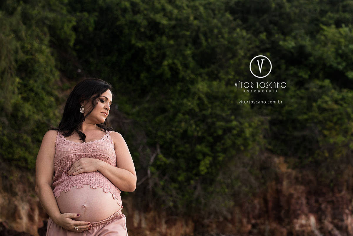 Gestante Flaviane durante o ensaio de gestante em Natal RN com vitor toscano