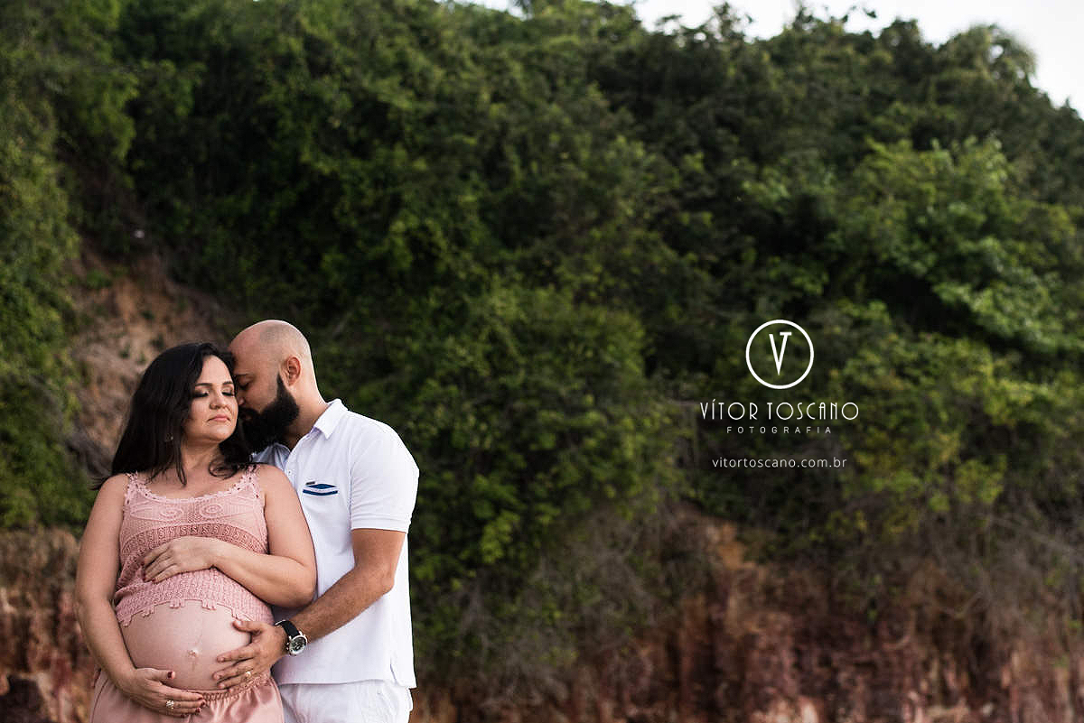 Gestante Flaviane durante o ensaio de gestante em Natal RN com vitor toscano