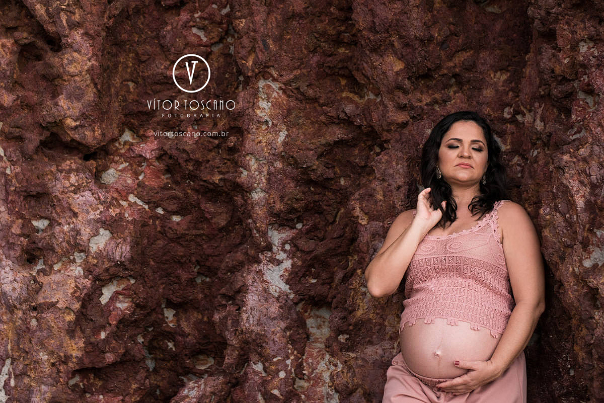 Gestante Flaviane durante o ensaio de gestante em Natal RN com vitor toscano