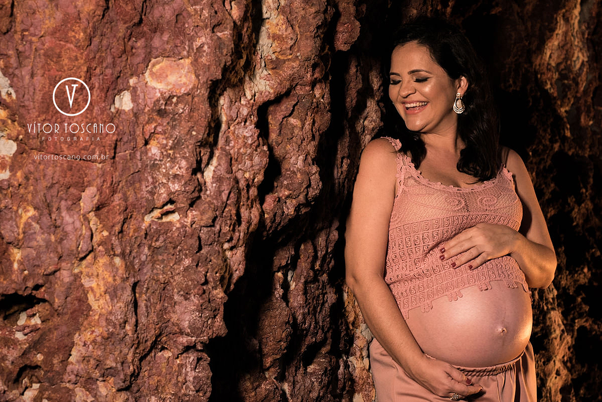 Gestante Flaviane durante o ensaio de gestante em Natal RN com vitor toscano