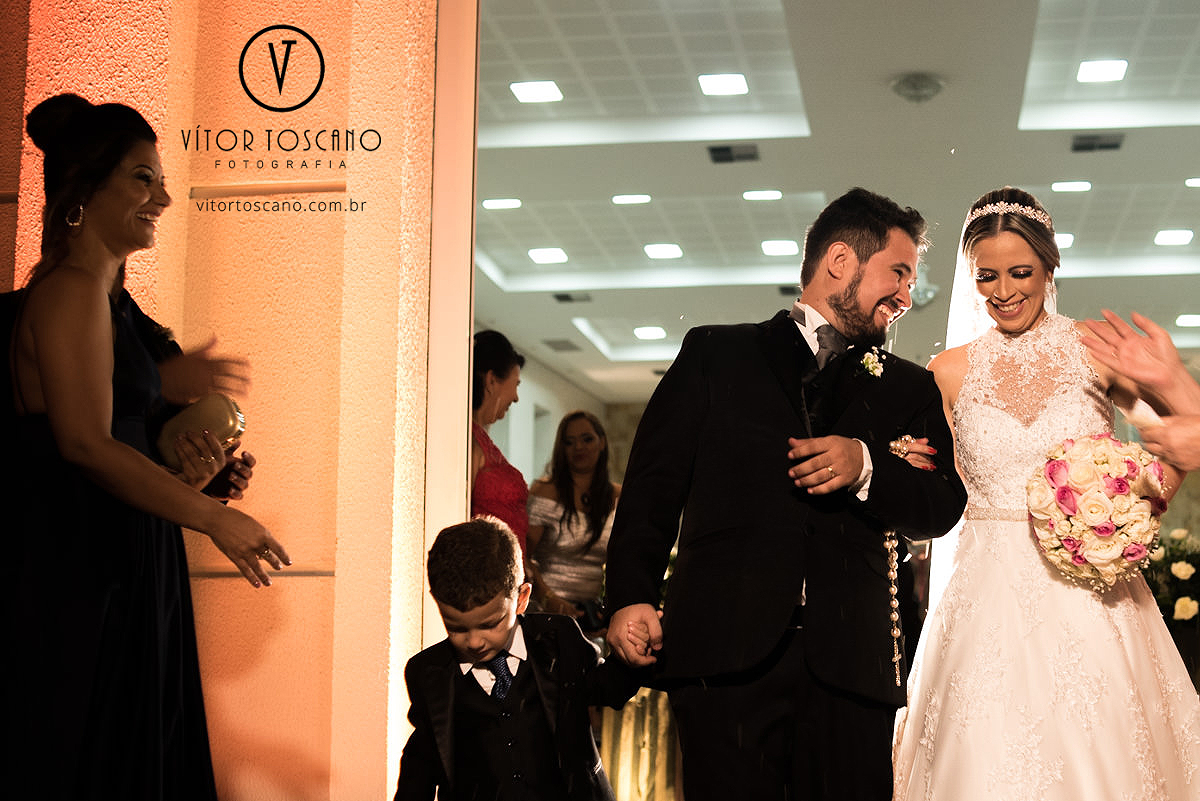 Saida dos noivos no casamento de priscila e raoni em natal rn.