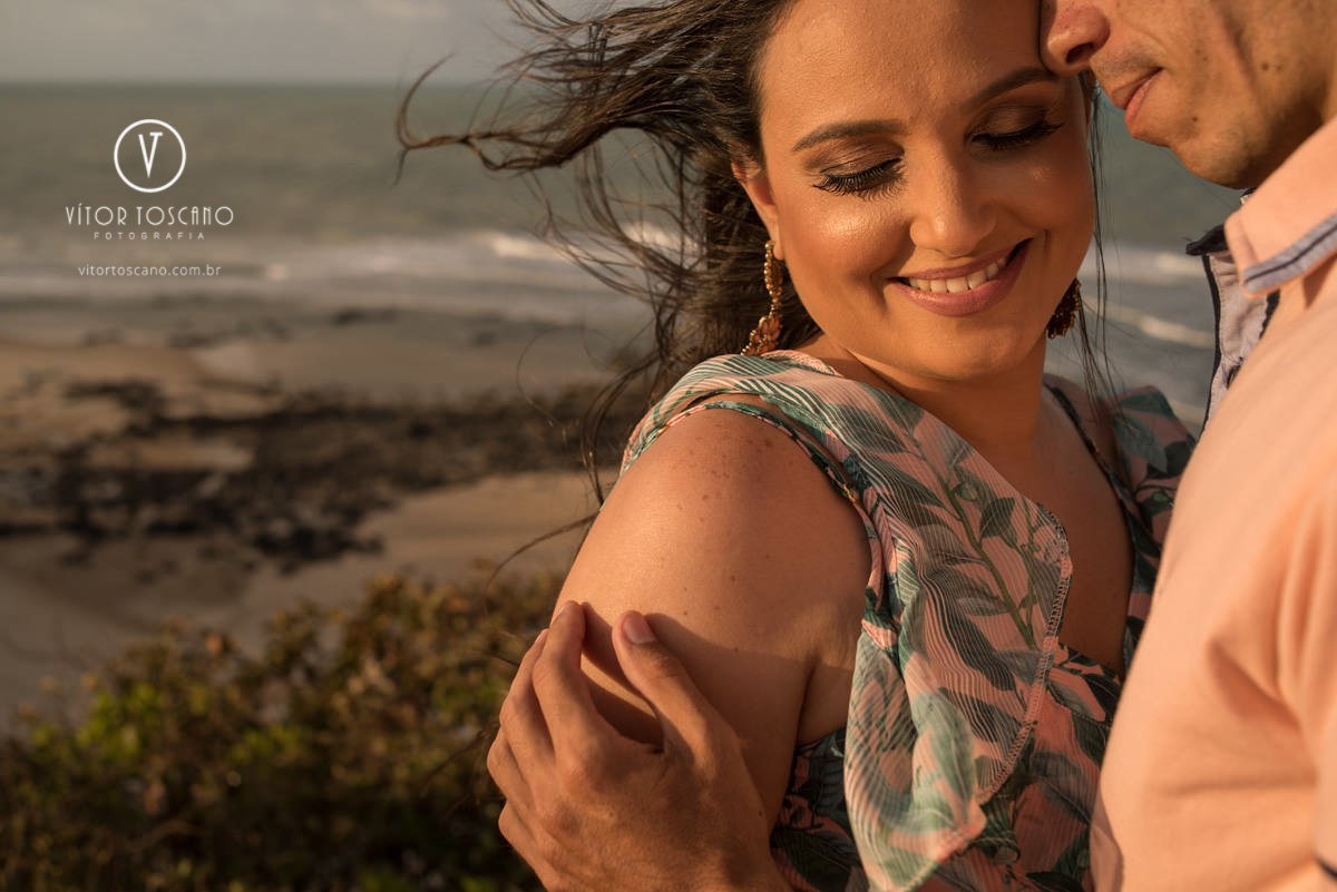 Casal namorando no ensaio pre wedding de monick e jhonatan