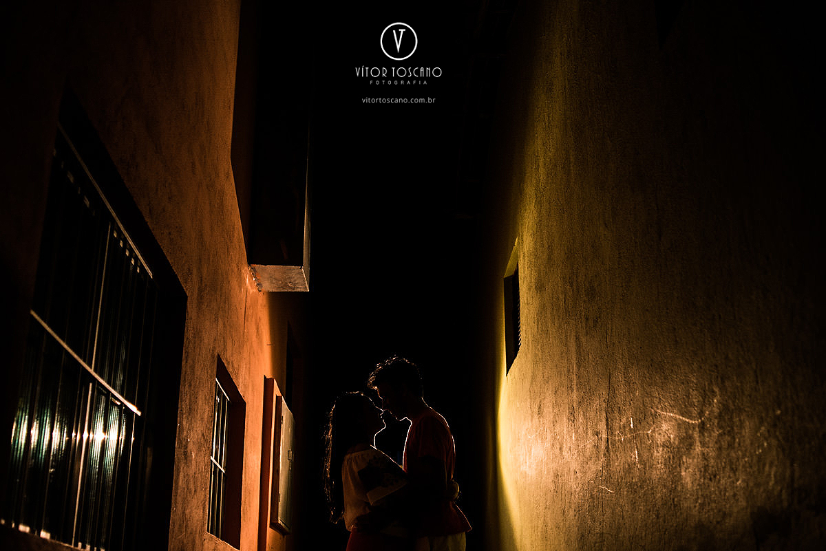 contra luz do casal no ensaio pre wedding de monick e jhonatan