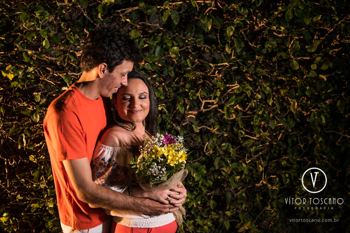 casal namorando no ensaio pre wedding de monick e jhonatan