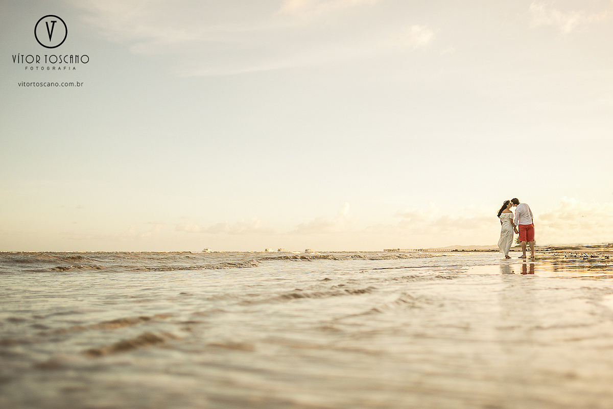Momento dos noivos durante o ensaio fotográfico do casal Rafael e Andreza, em Natal-RN.