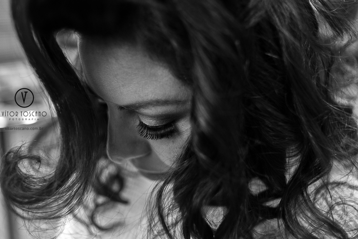 Penteado da noiva no making off do casamento de Jucielly e Auderi, em Natal-RN.