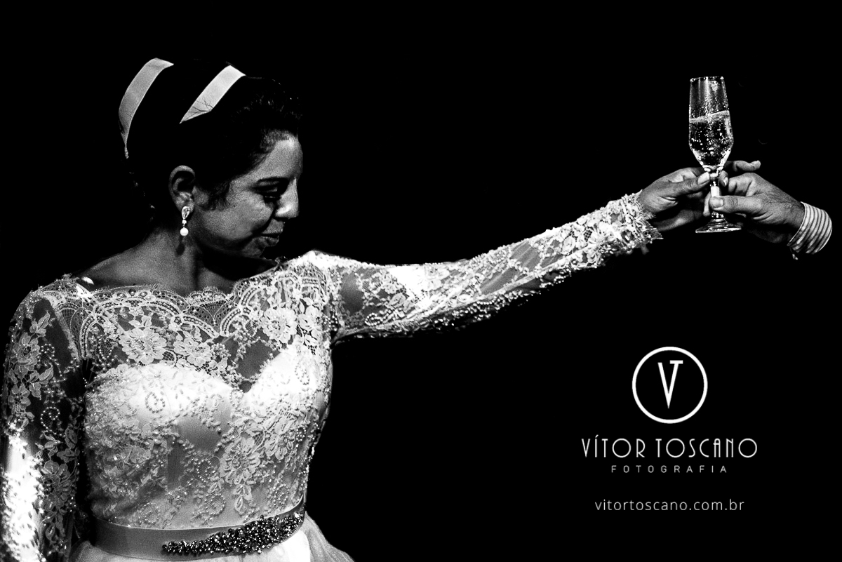 Noiva dançando no casamento de Jucielly e Auderi, em Natal-RN.