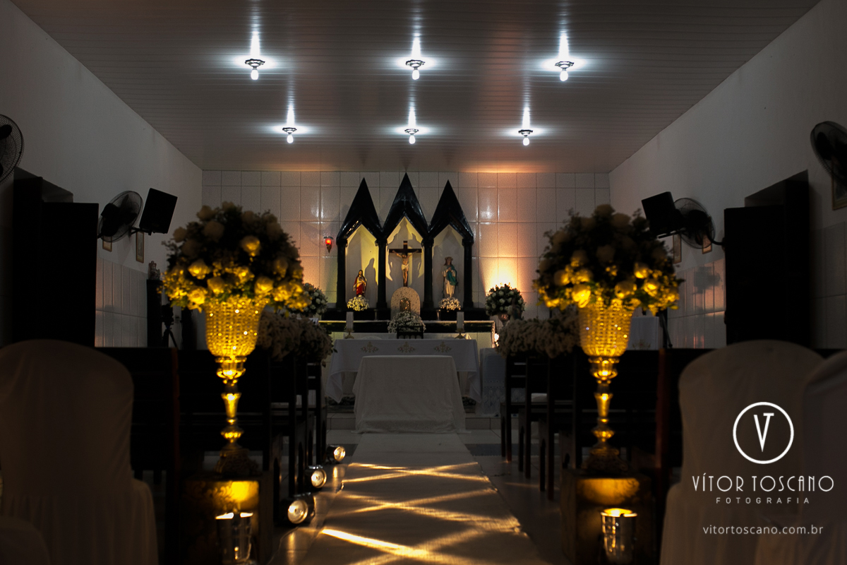 Decoração da igreja do casamento de André e Laudicéia em Natal-RN.