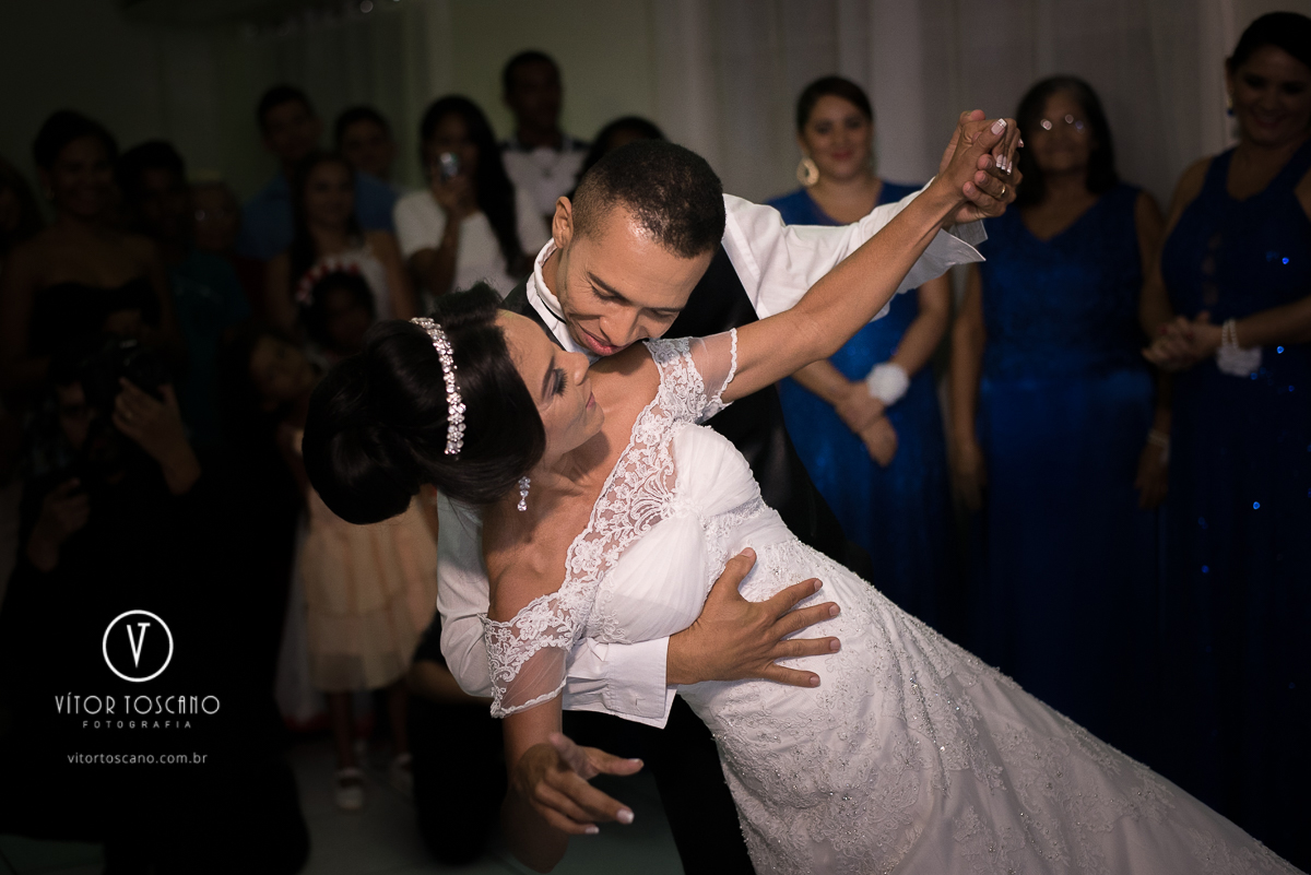 Dança dos noivos no casamento de Andre e Laudiceia em Natal-RN.