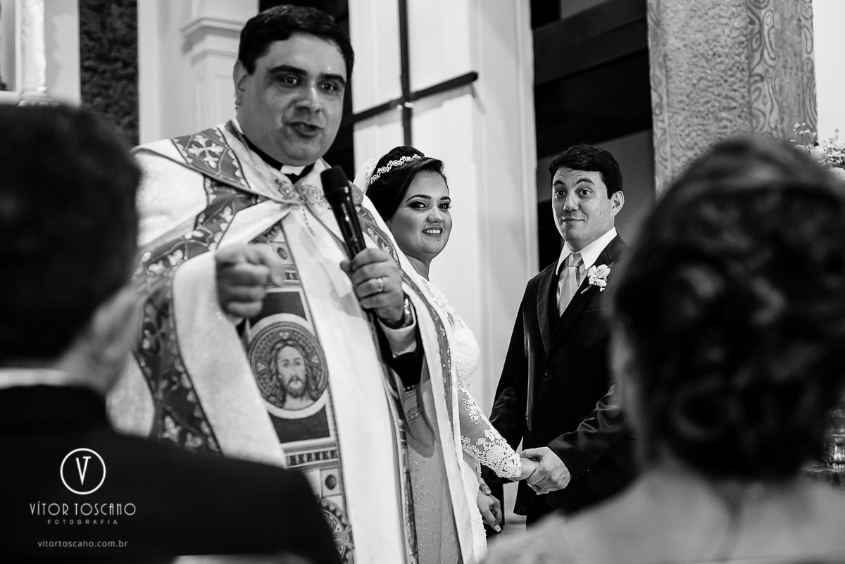 Padre Dalmaro fazendo sua pregação no casamento de Flavia e Tulio, em Natal-RN.
