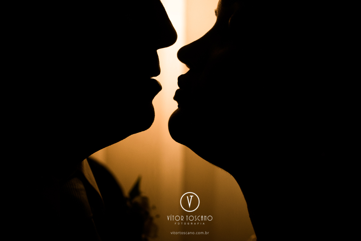 Silhueta do casal no casamento de Flavia e Tulio, em Natal-RN.
