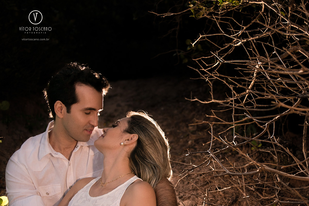 Galhos que levam ao casal no ensaio de Luana e Everton, em Pipa - RN.