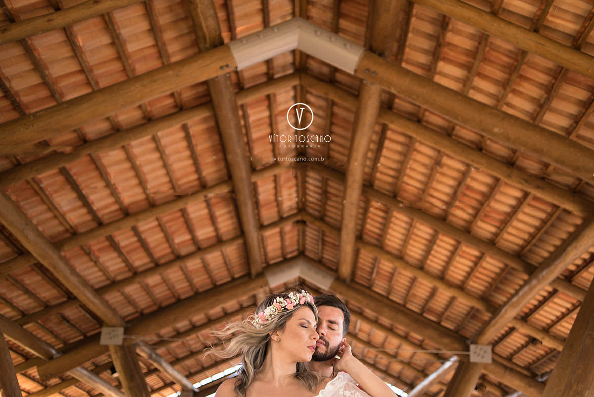 Casa sob a brisa da tarde no  ensaio de casal de Karolina e Andre, em Pium-RN.