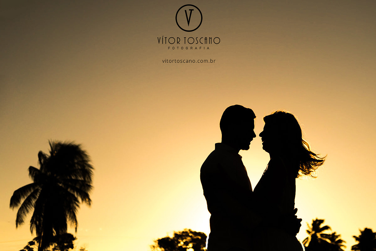 Silhueta do casal no  ensaio de casal de Karolina e Andre, em Pium-RN.