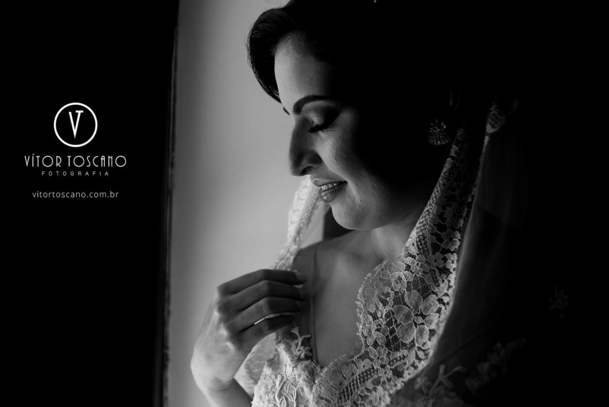 Noiva em preto e branco no casamento de Andreza e Thales, em Natal-RN.