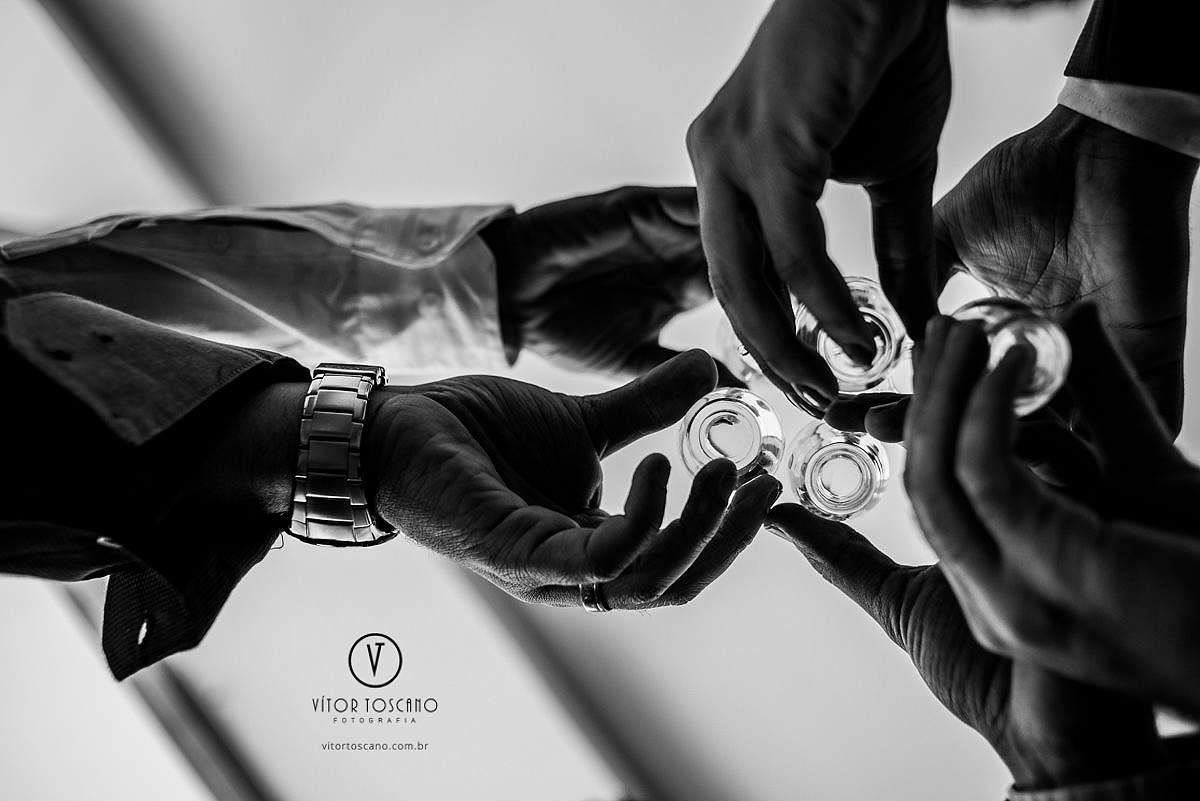 Brinde dos convidados no casamento de Andreza e Thales, em Natal-RN.