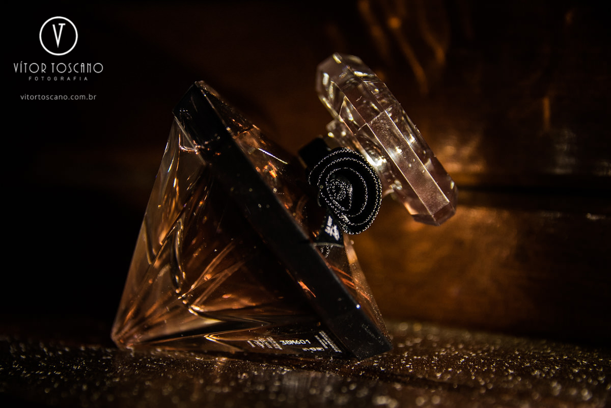 Detalhe do perfume da noiva no casamento de Tanísia e Felipe, em Natal-RN.