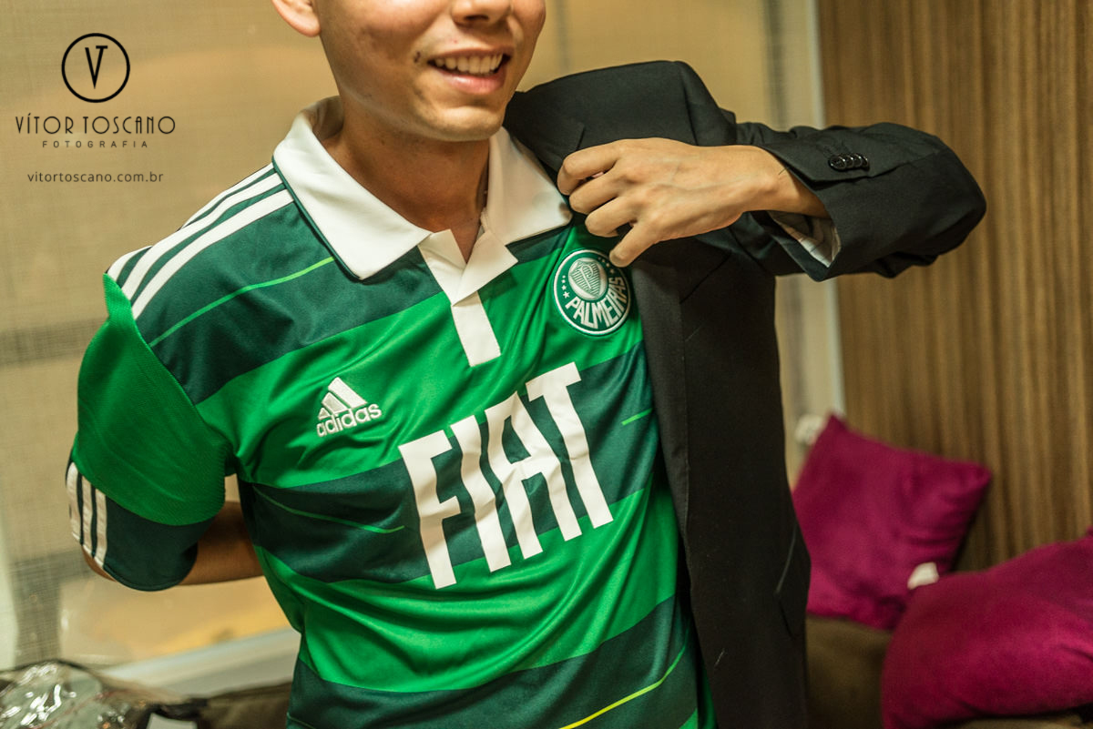 Noivo com a camisa do palmeiras no casamento de Tanísia e Felipe, em Natal-RN.